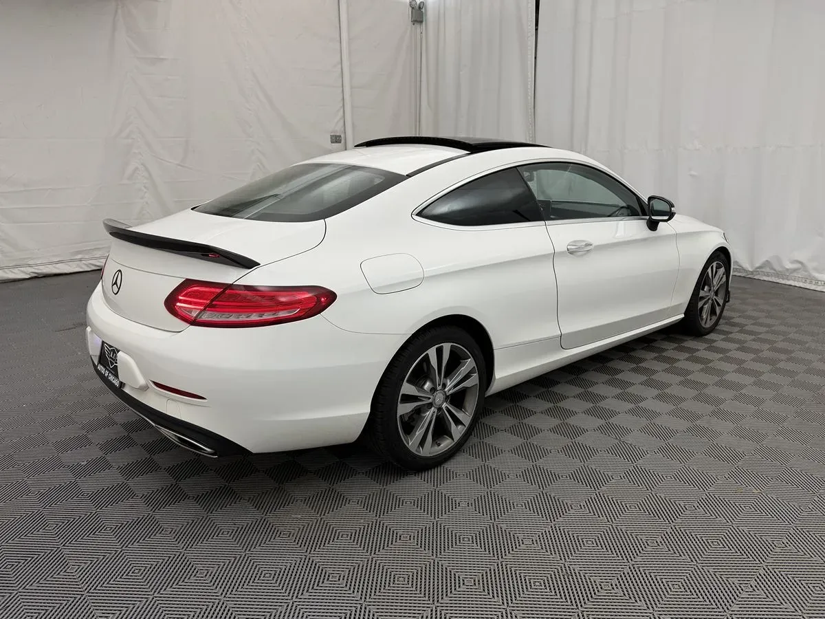 Mercedes-Benz C-Class photo 4