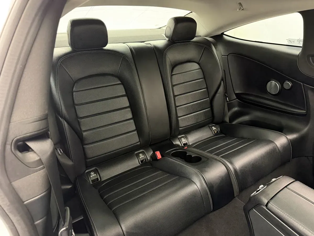 Mercedes-Benz C-Class photo 27
