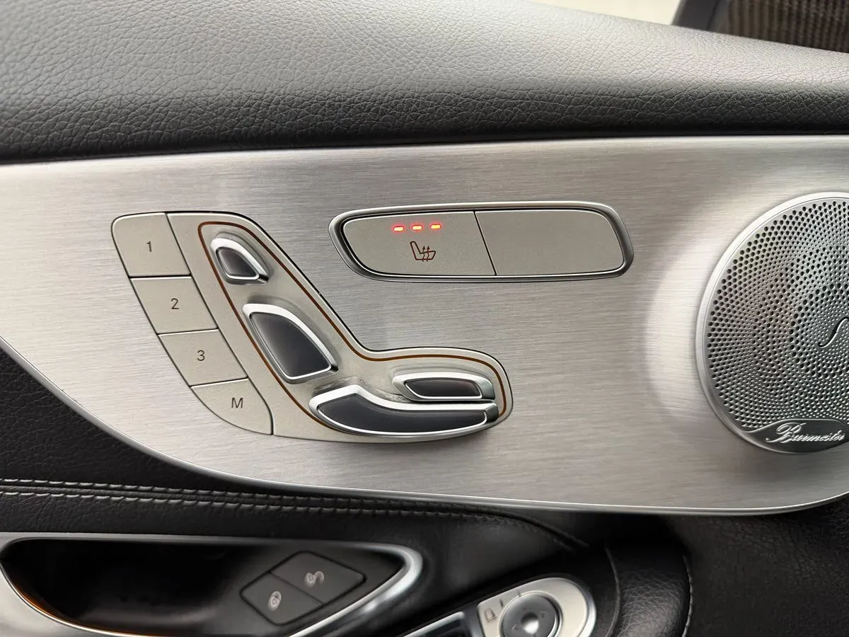 Mercedes-Benz C-Class photo 11