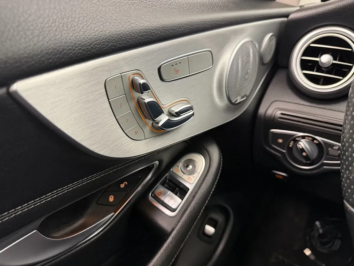 Mercedes-Benz C-Class photo 10