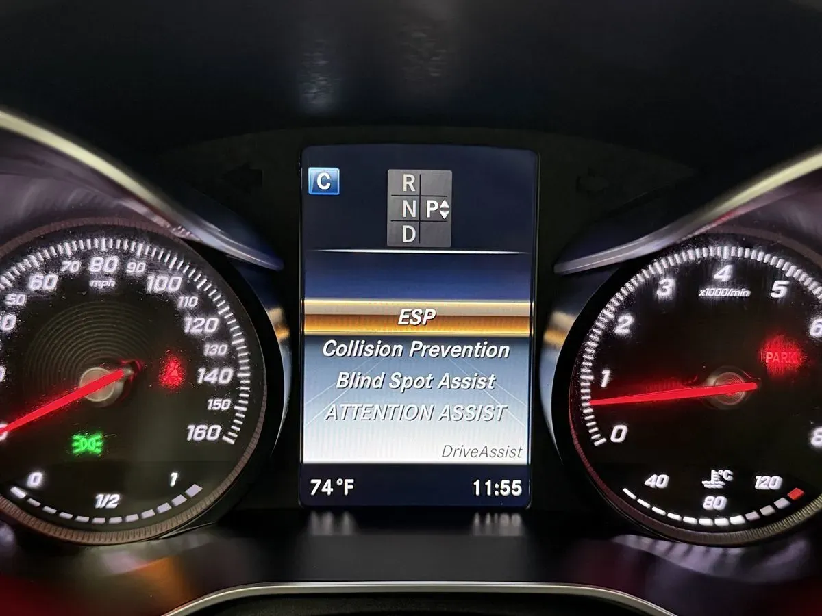 Mercedes-Benz C-Class photo 9