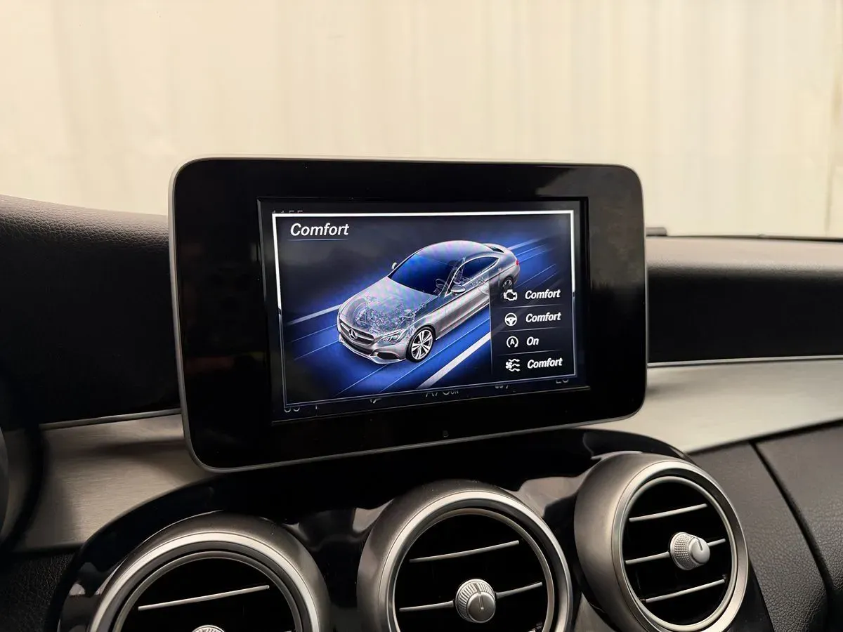 Mercedes-Benz C-Class photo 18