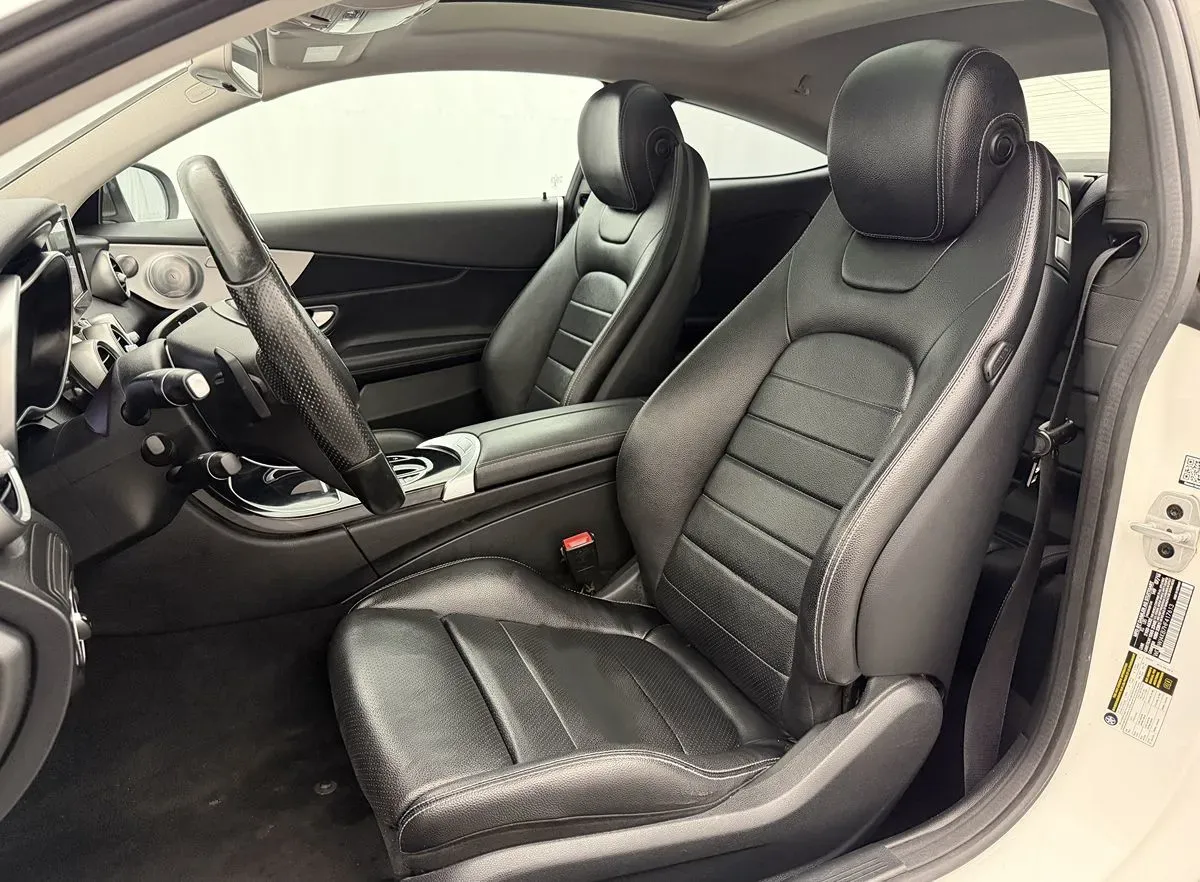 Mercedes-Benz C-Class photo 8