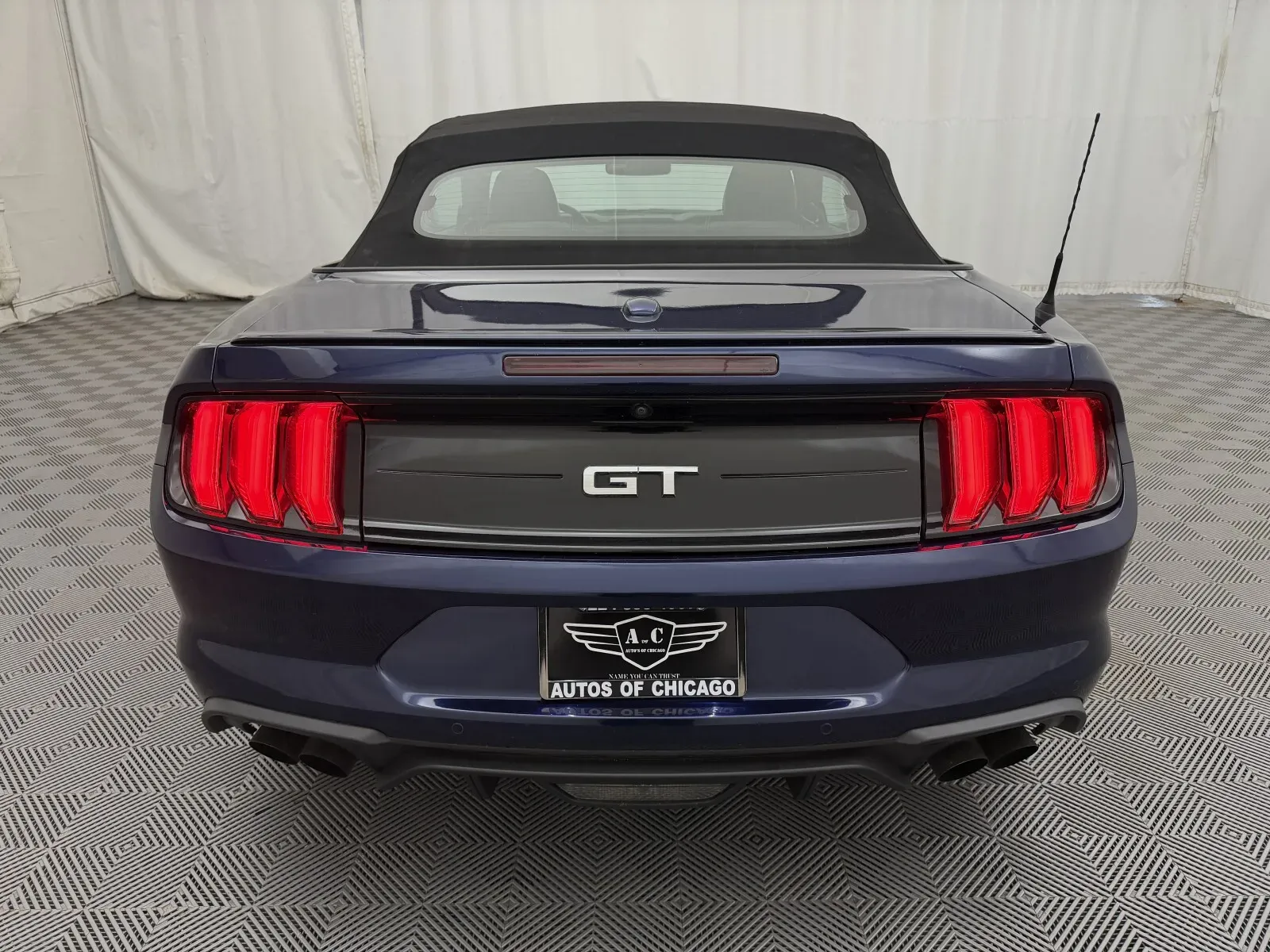 Ford Mustang photo 6