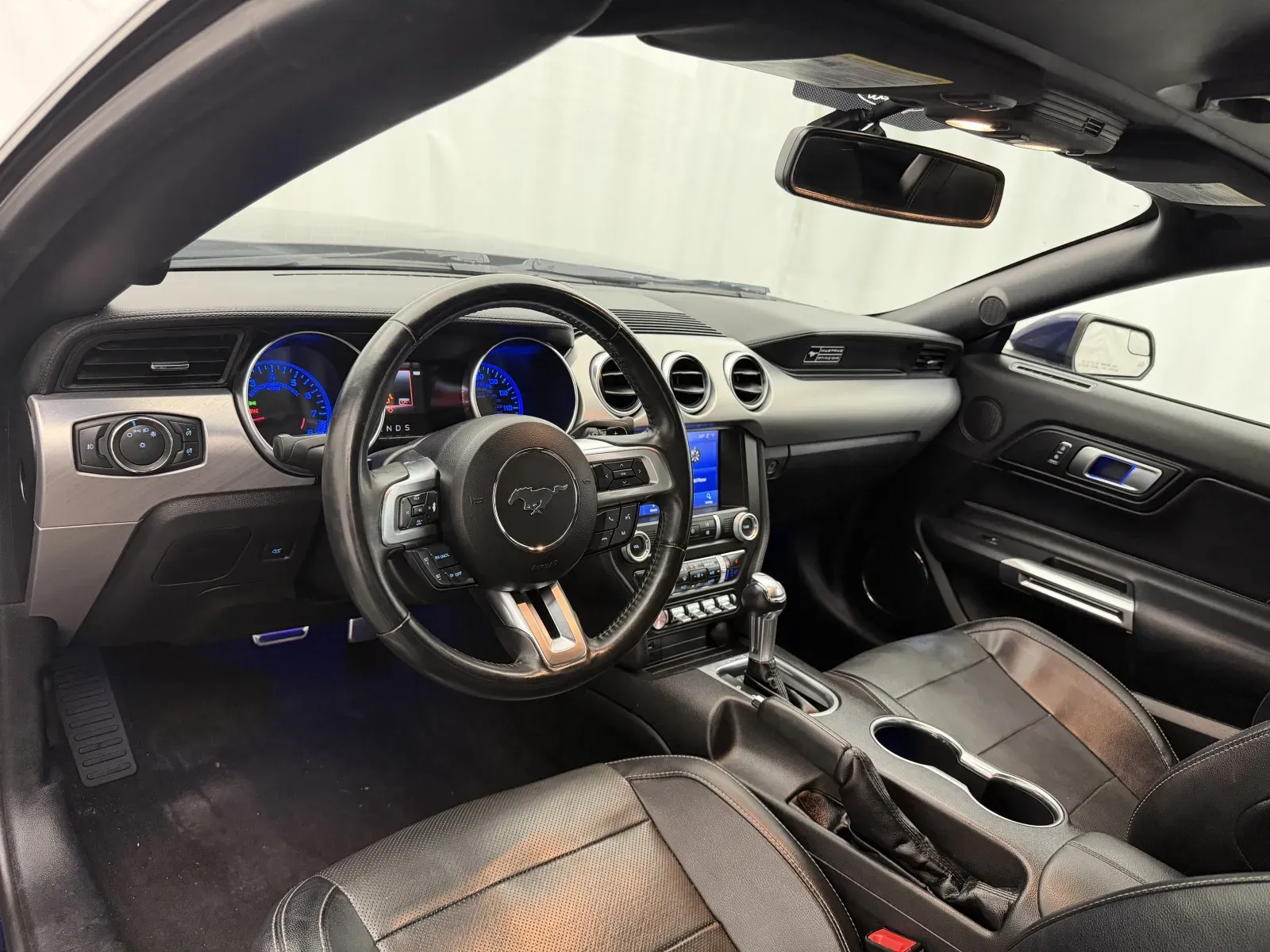 Ford Mustang photo 10