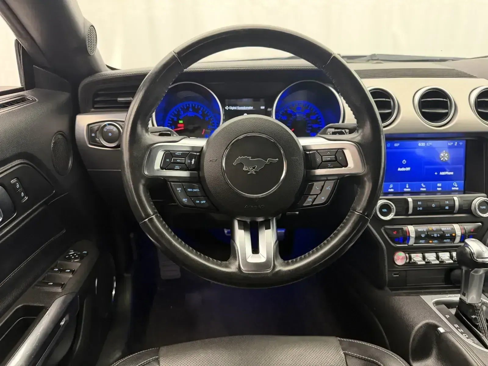 Ford Mustang photo 12