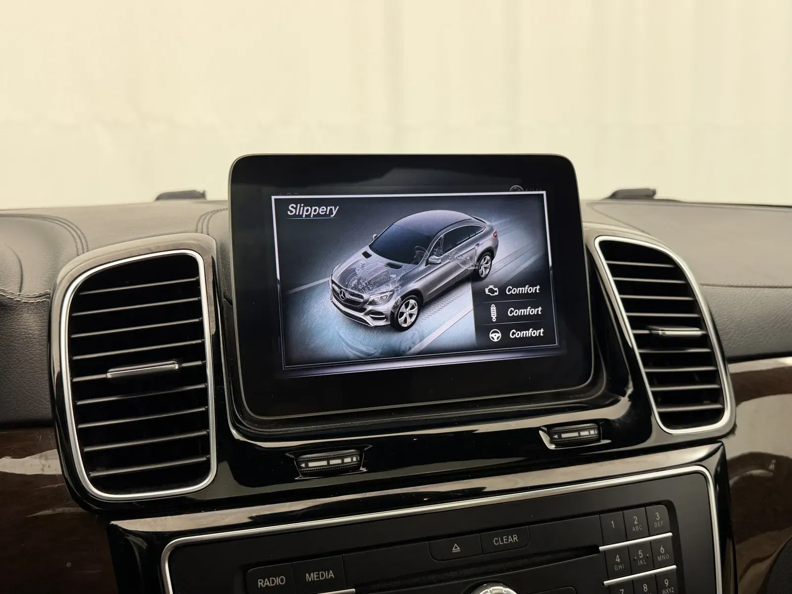 Mercedes-Benz GLE photo 30