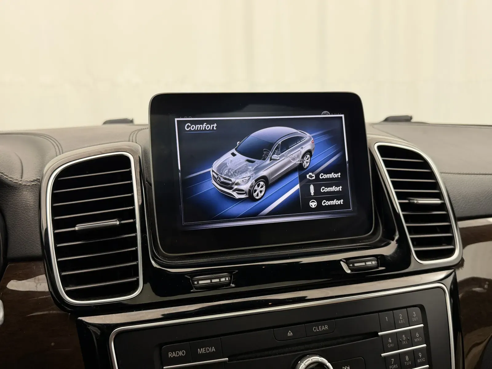 Mercedes-Benz GLE photo 27