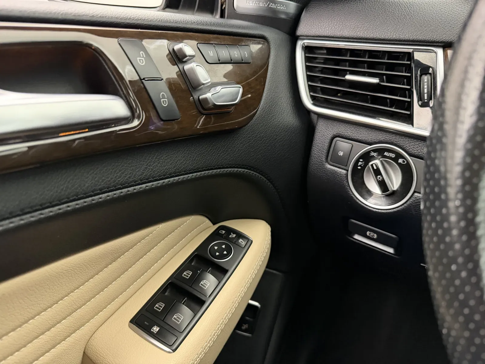 Mercedes-Benz GLE photo 14
