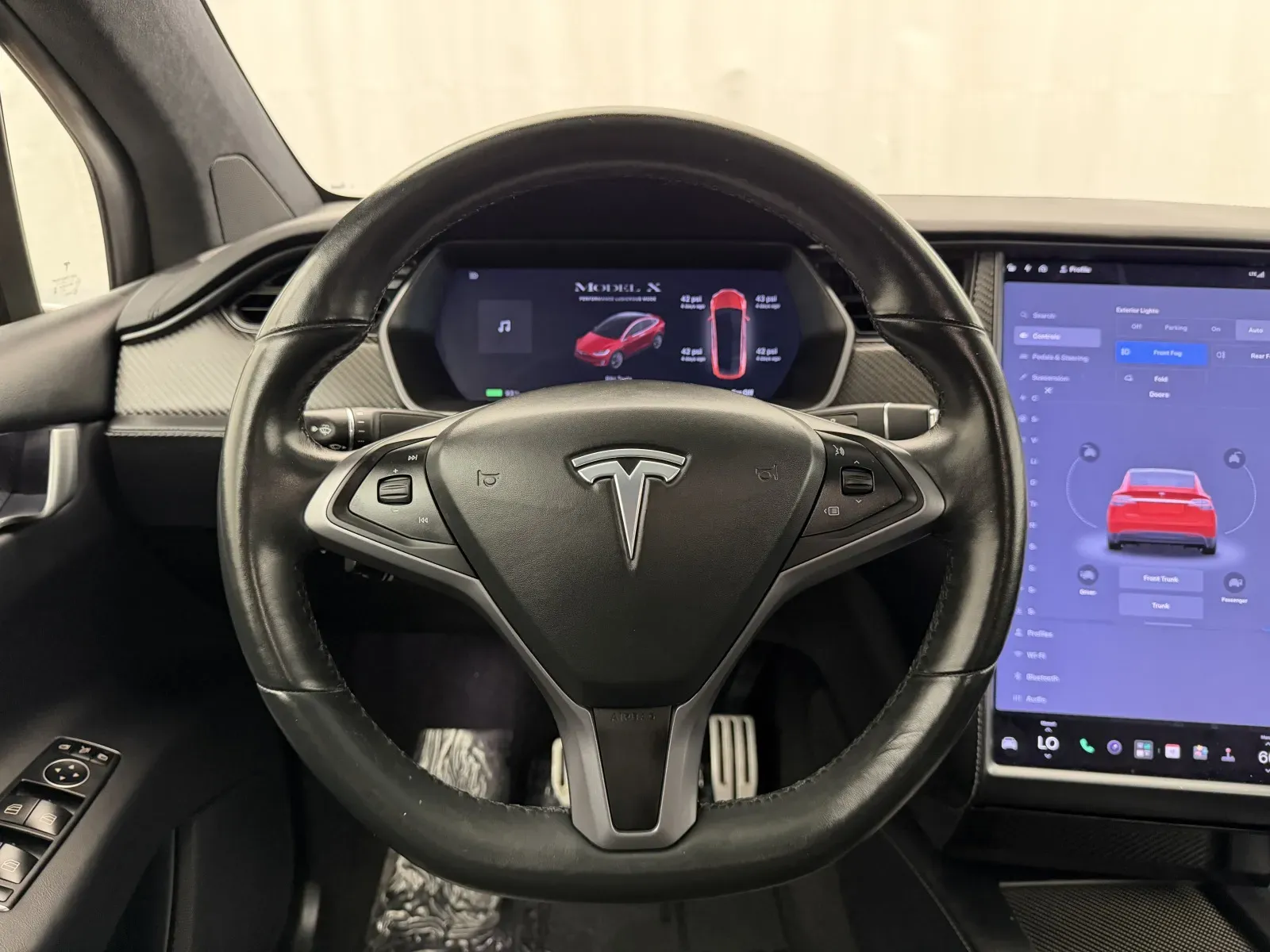 Tesla Model X photo 11