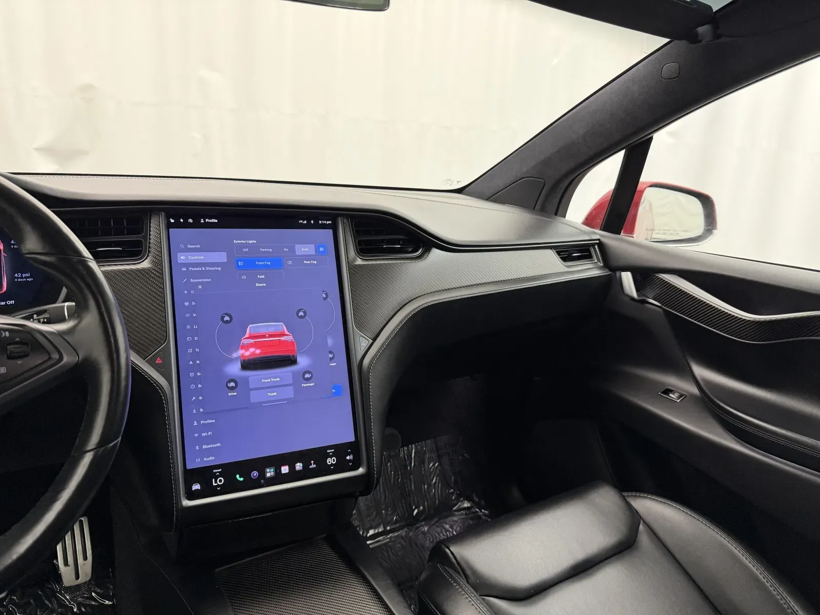 Tesla Model X photo 13