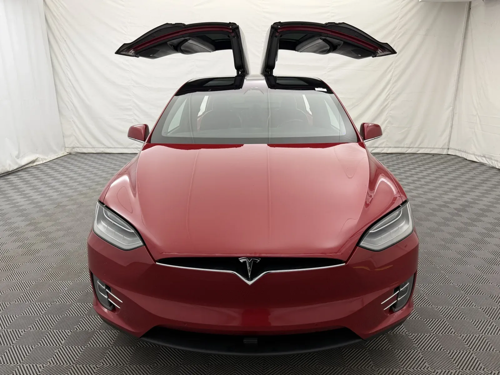 Tesla Model X photo 4