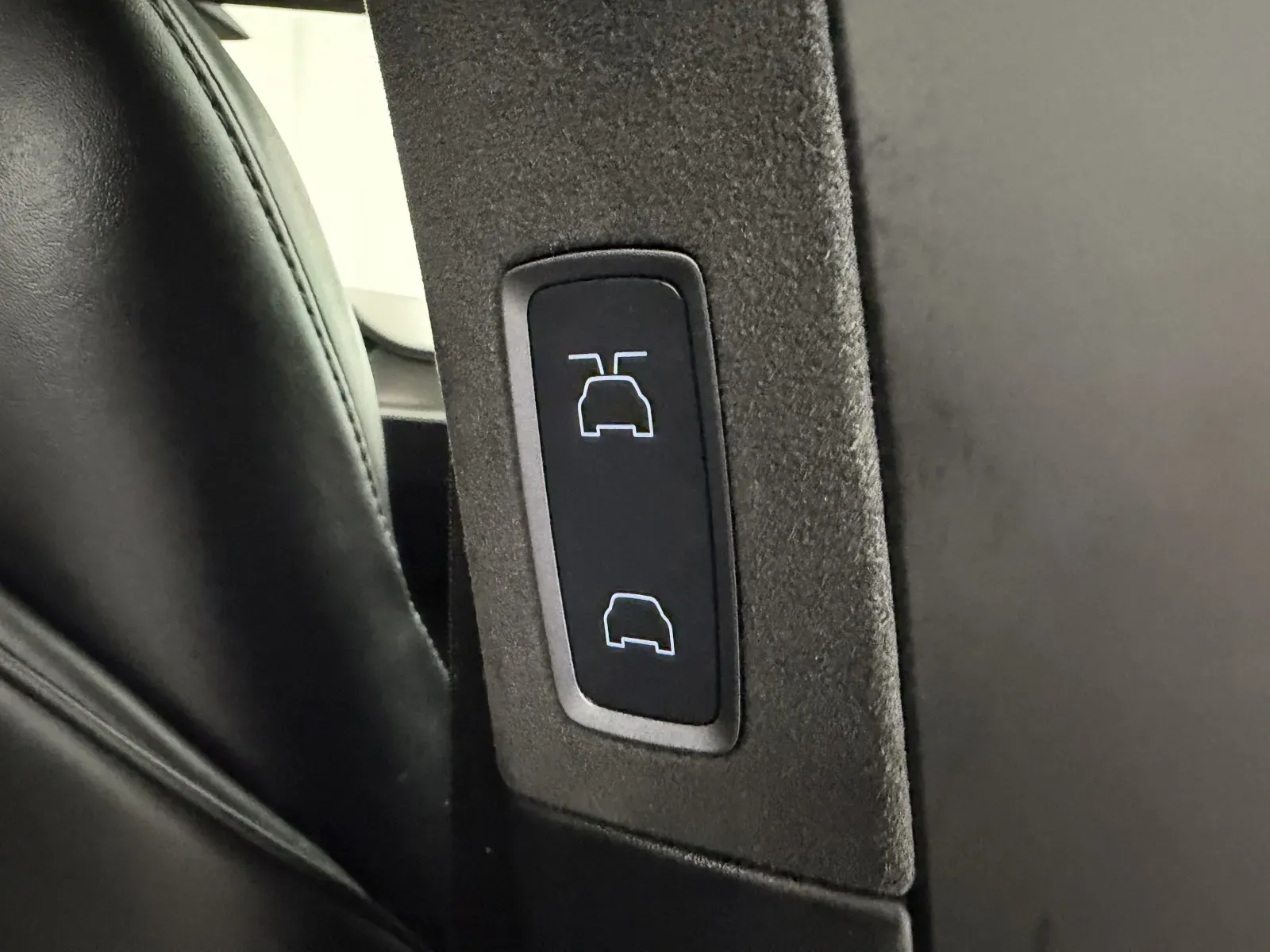 Tesla Model X photo 21