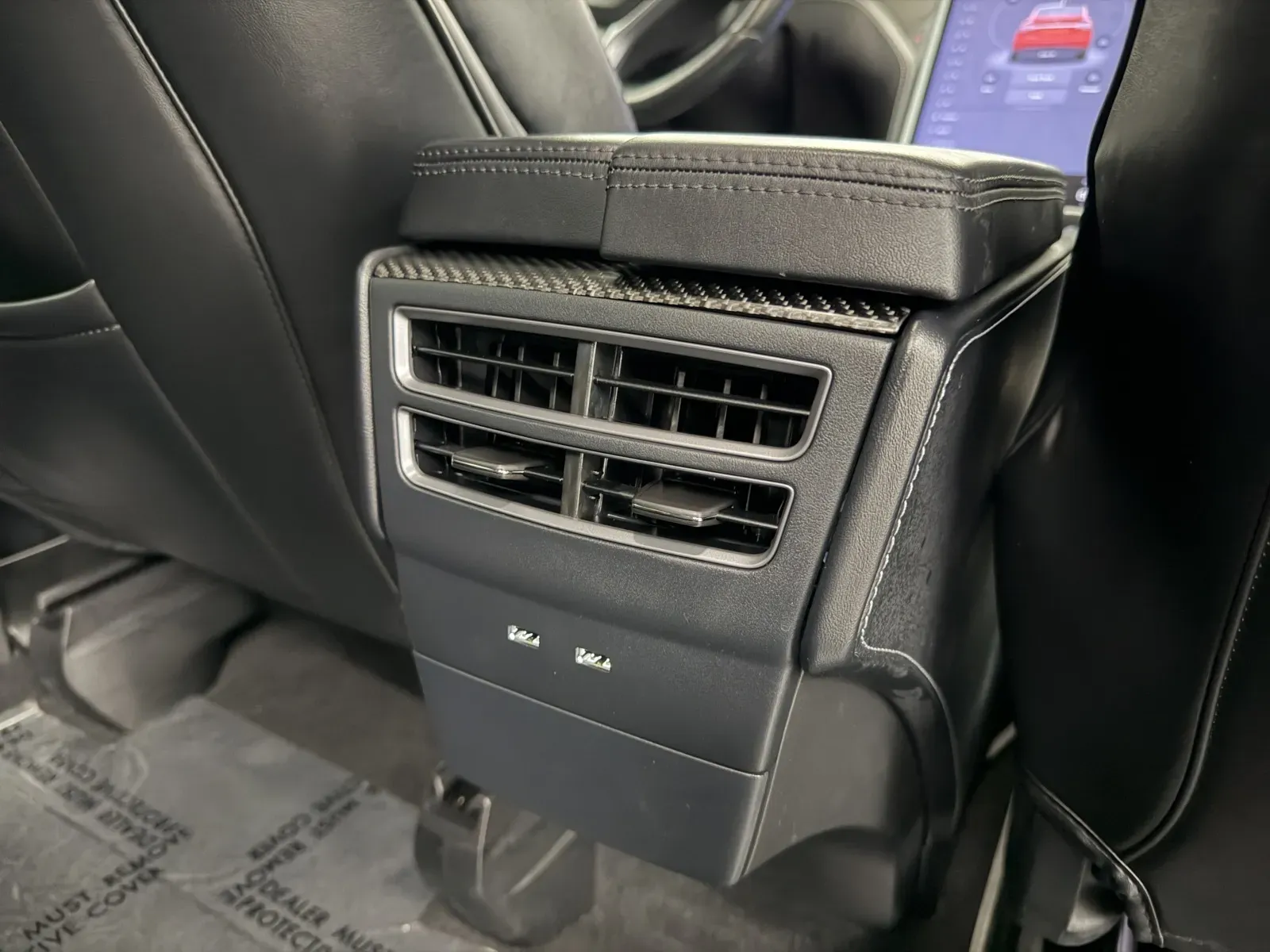 Tesla Model X photo 19
