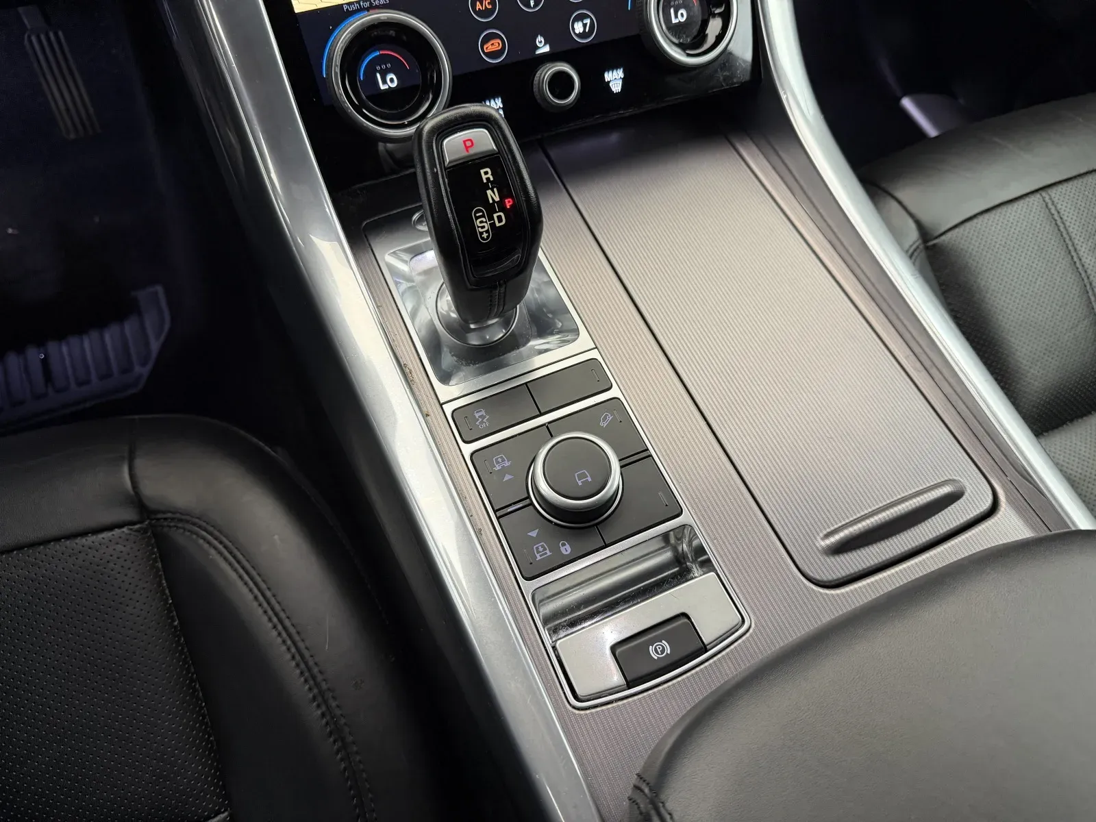 Land Rover Range Rover Sport photo 33