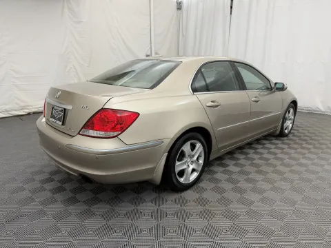 More photos of 2006 Acura RL w/Tech Pkg at Autos of Chicago, IL