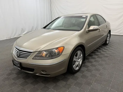 Photos of 2006 Acura RL w/Tech Pkg for sale in Arlington Heights, IL at Autos of Chicago
