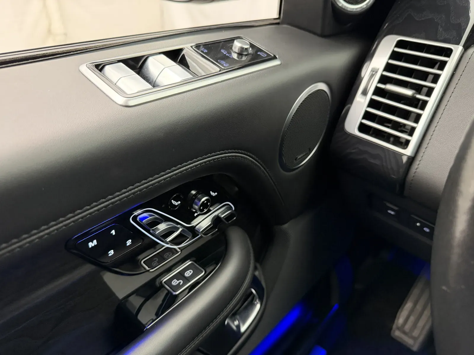 Land Rover Range Rover photo 20