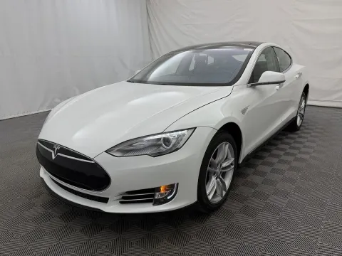 Photos of 2013 Tesla Model S Performance for sale in Arlington Heights, IL at Autos of Chicago