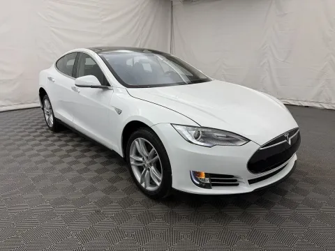 More photos of 2013 Tesla Model S Performance at Autos of Chicago, IL