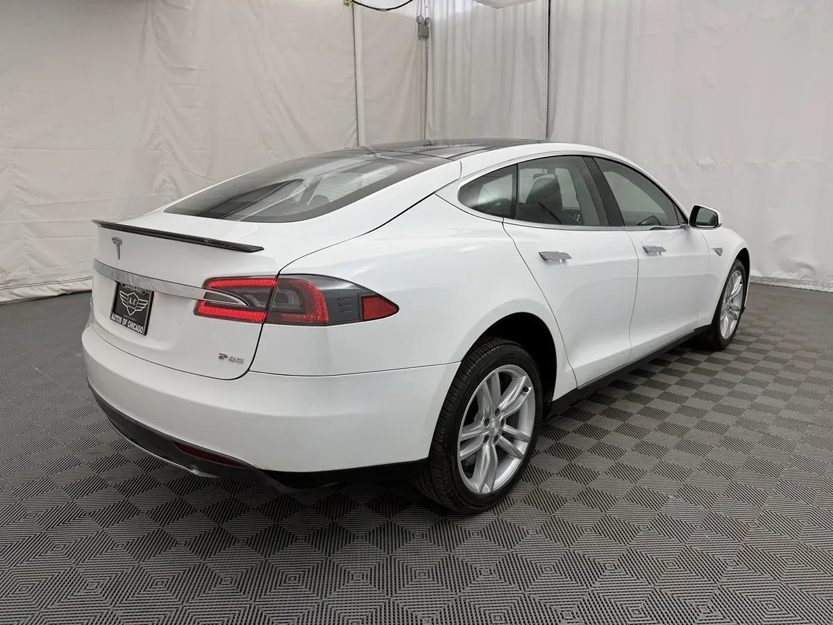 Tesla Model S photo 5