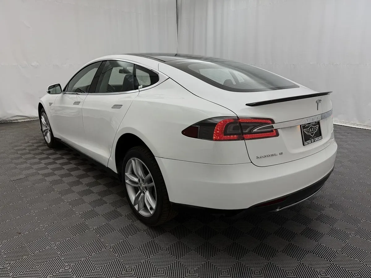 Tesla Model S photo 7
