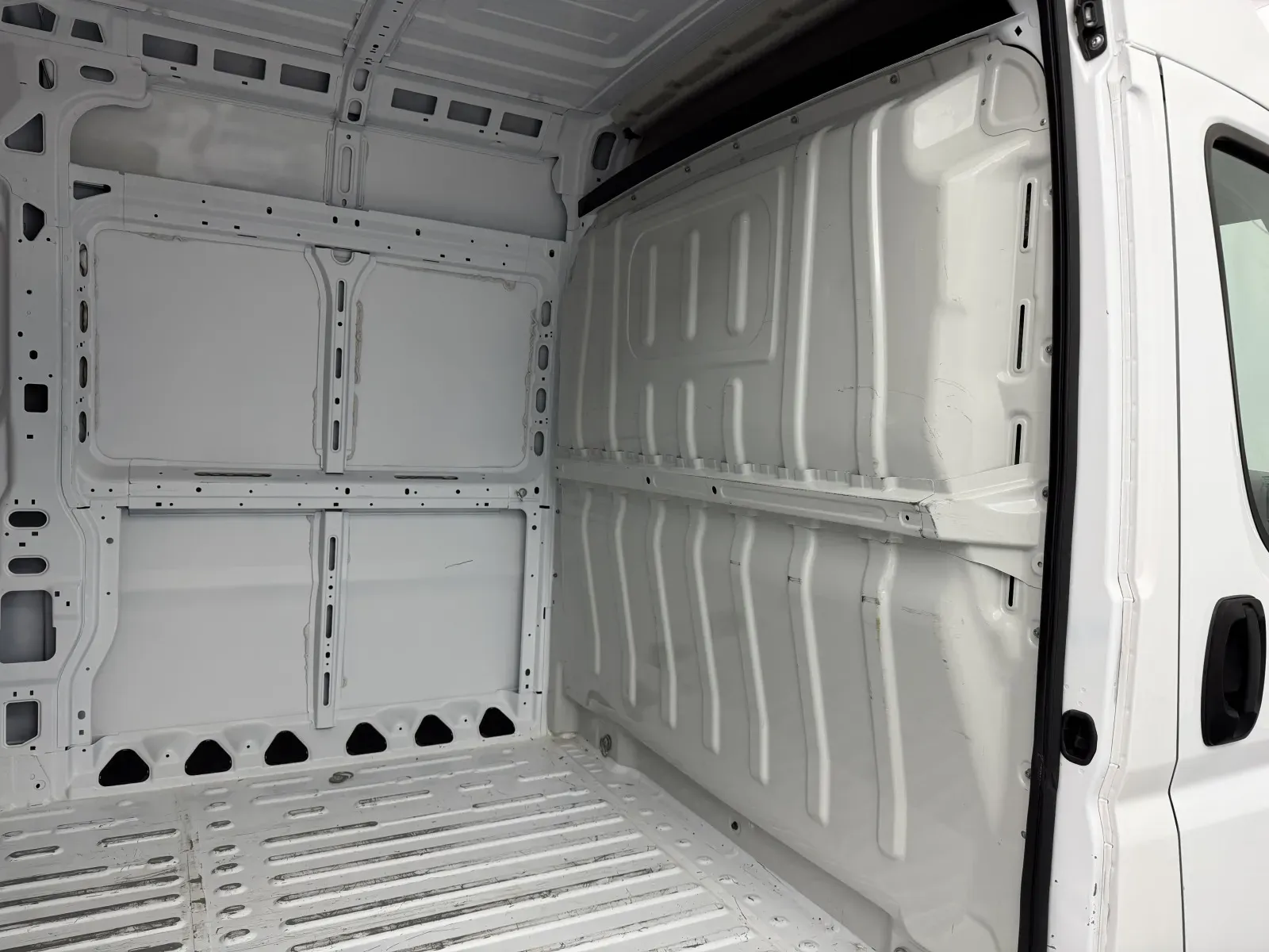 Ram Cargo Van photo 27