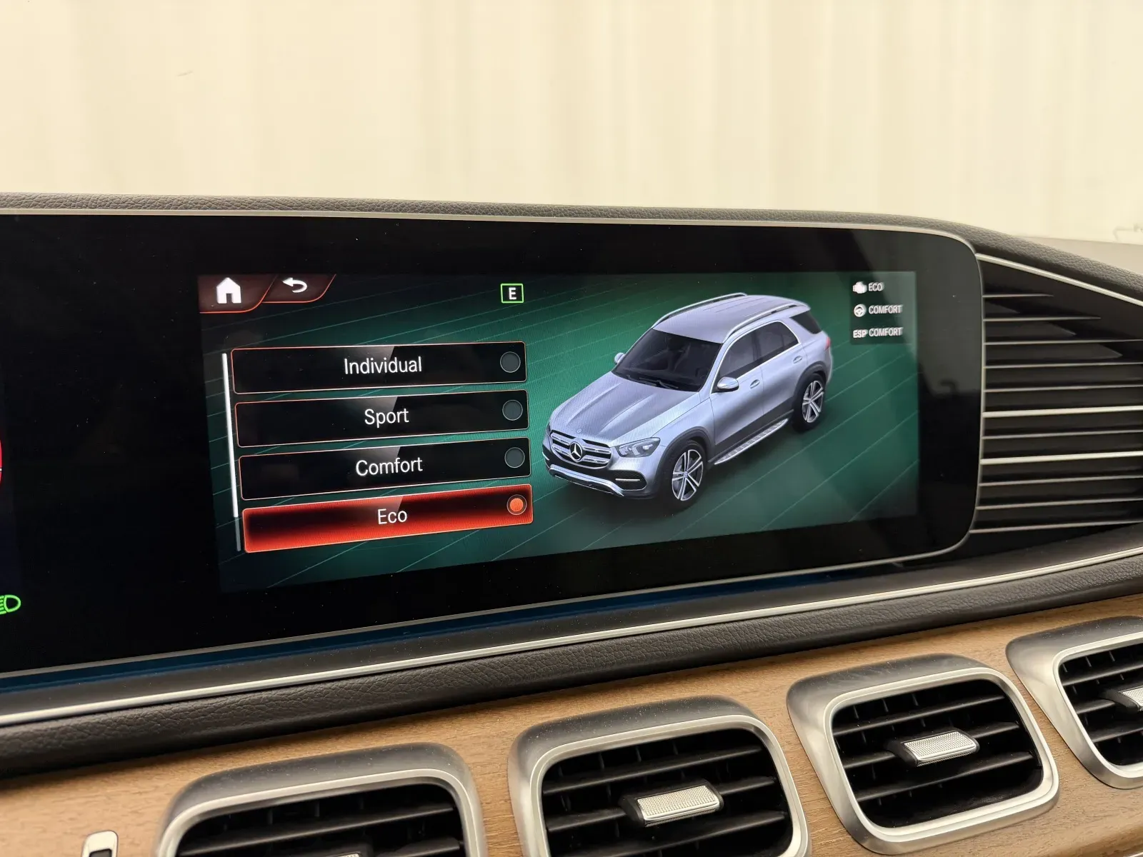 Mercedes-Benz GLE photo 35