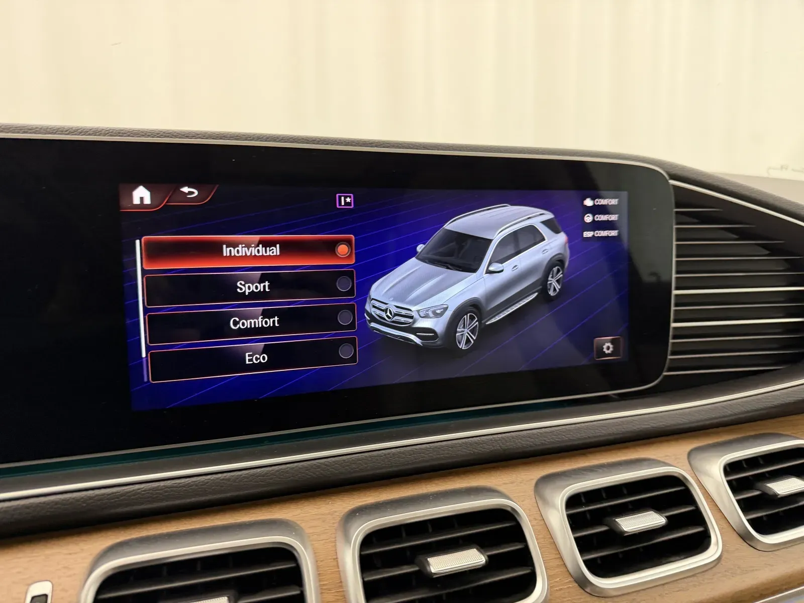 Mercedes-Benz GLE photo 32