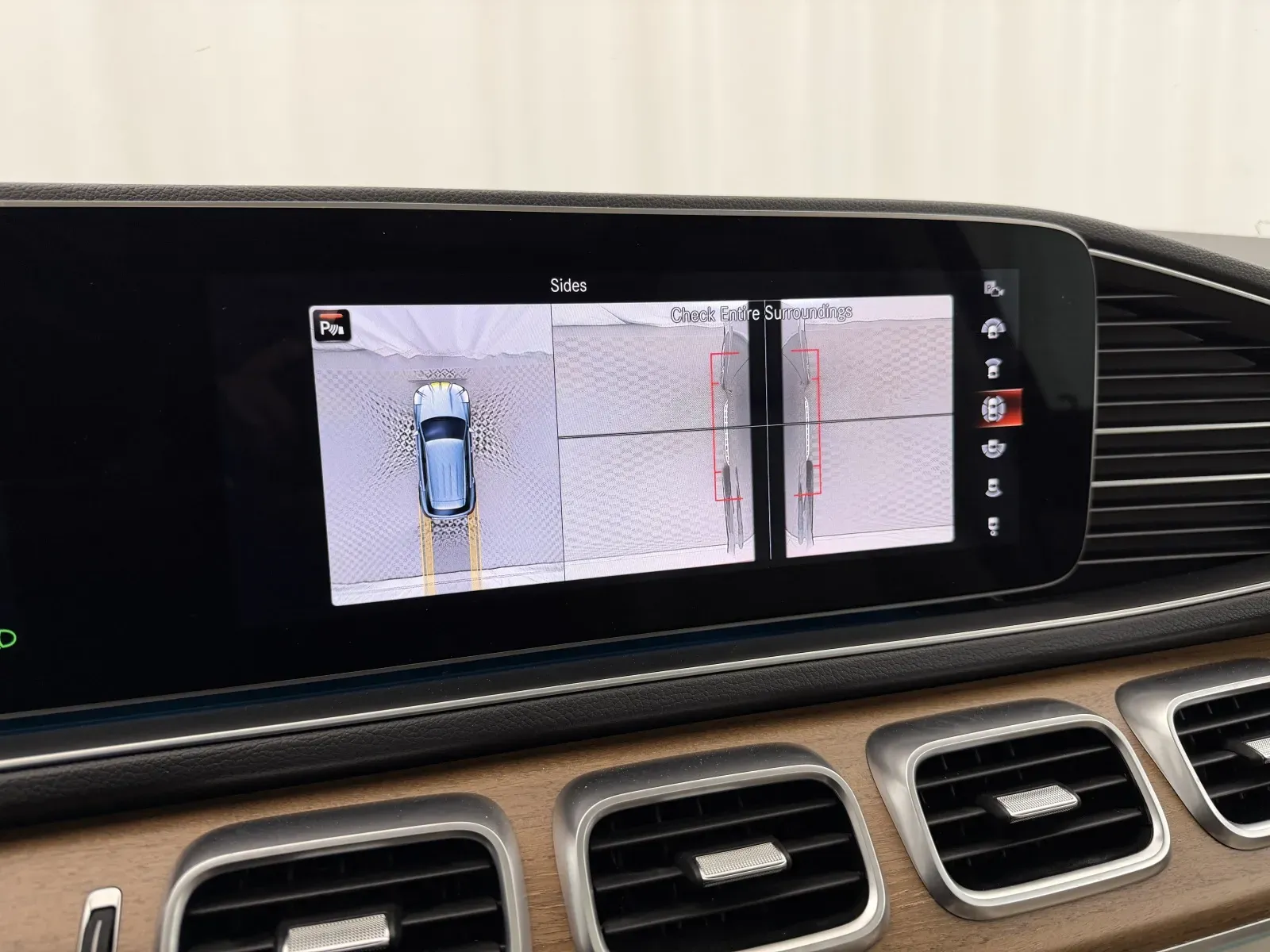 Mercedes-Benz GLE photo 27