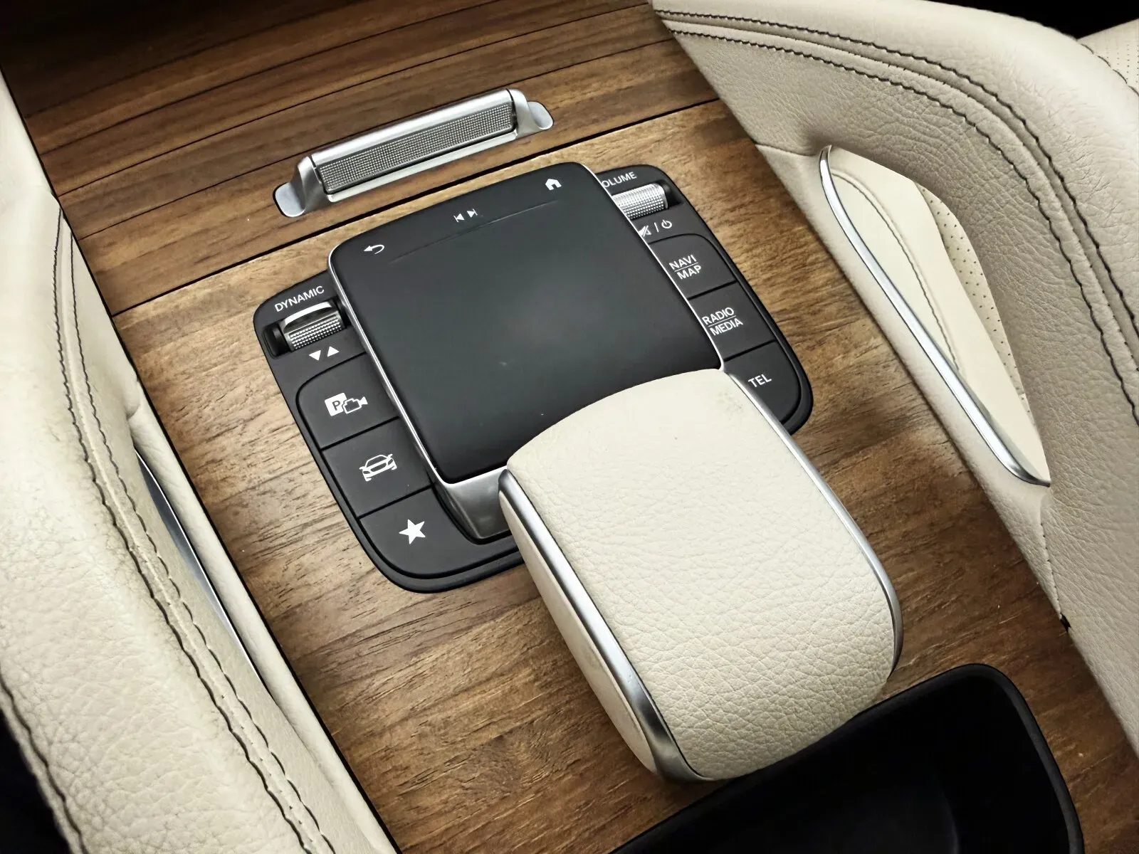 Mercedes-Benz GLE photo 47