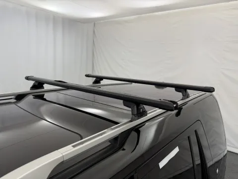 Another view of 2016 Land Rover LR4 HSE LUX for sale in Arlington Heights, IL at Autos of Chicago
