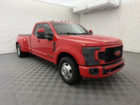 More photos of 2022 Ford Super Duty F-350 DRW LARIAT at Autos of Chicago, IL