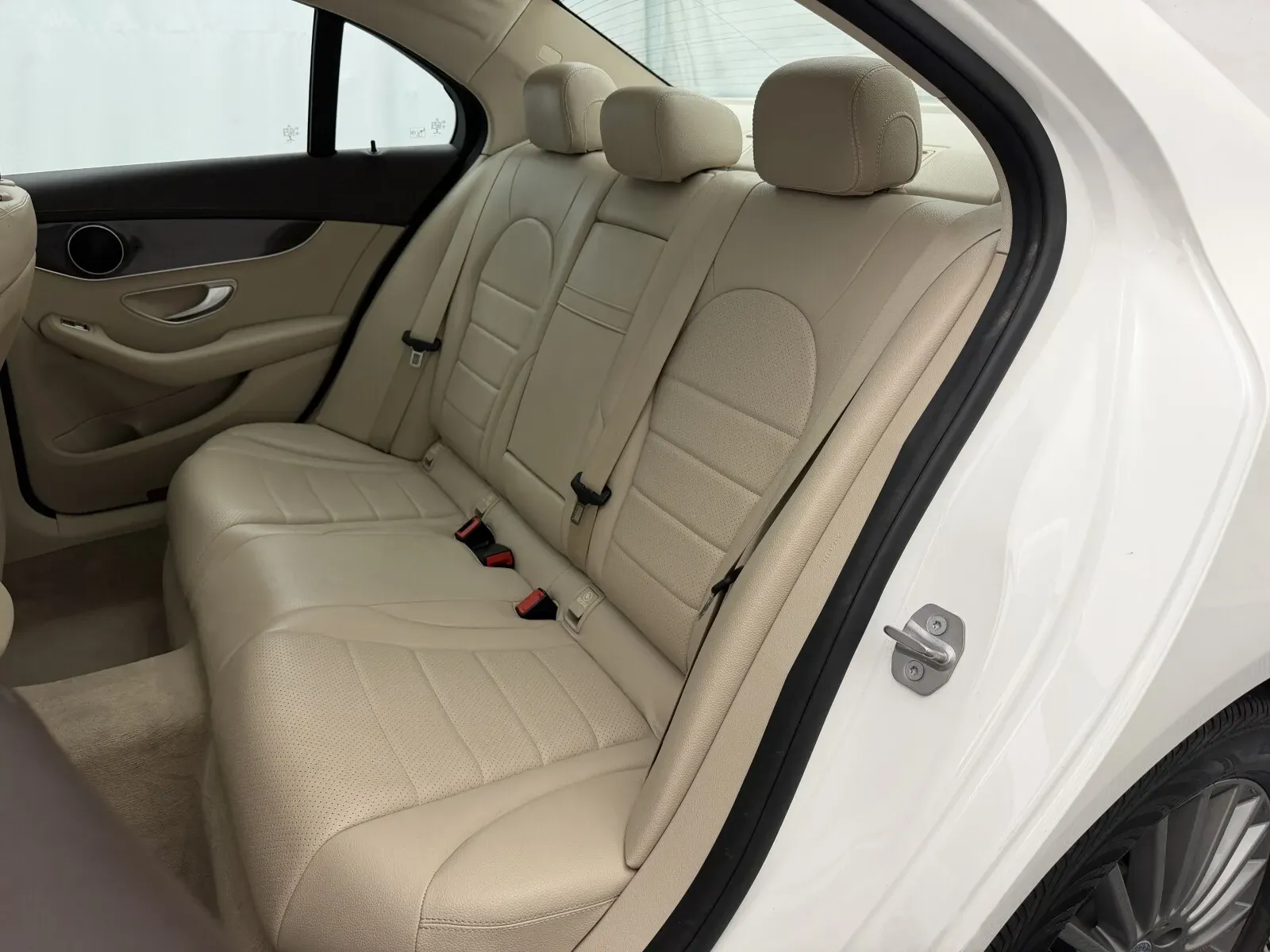 Mercedes-Benz C-Class photo 27