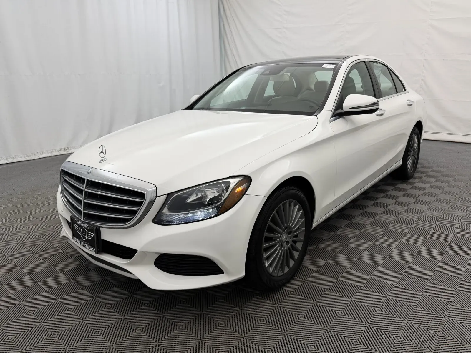 Mercedes-Benz C-Class photo 2