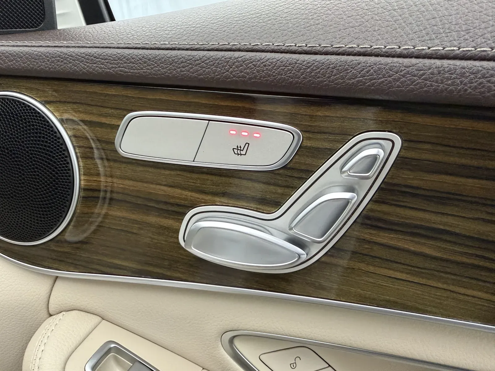 Mercedes-Benz C-Class photo 31