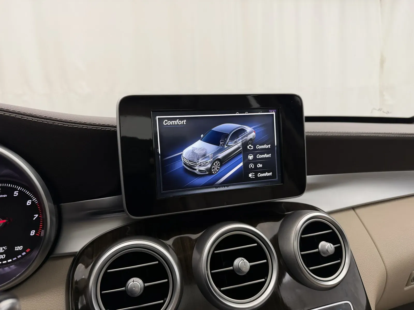 Mercedes-Benz C-Class photo 19