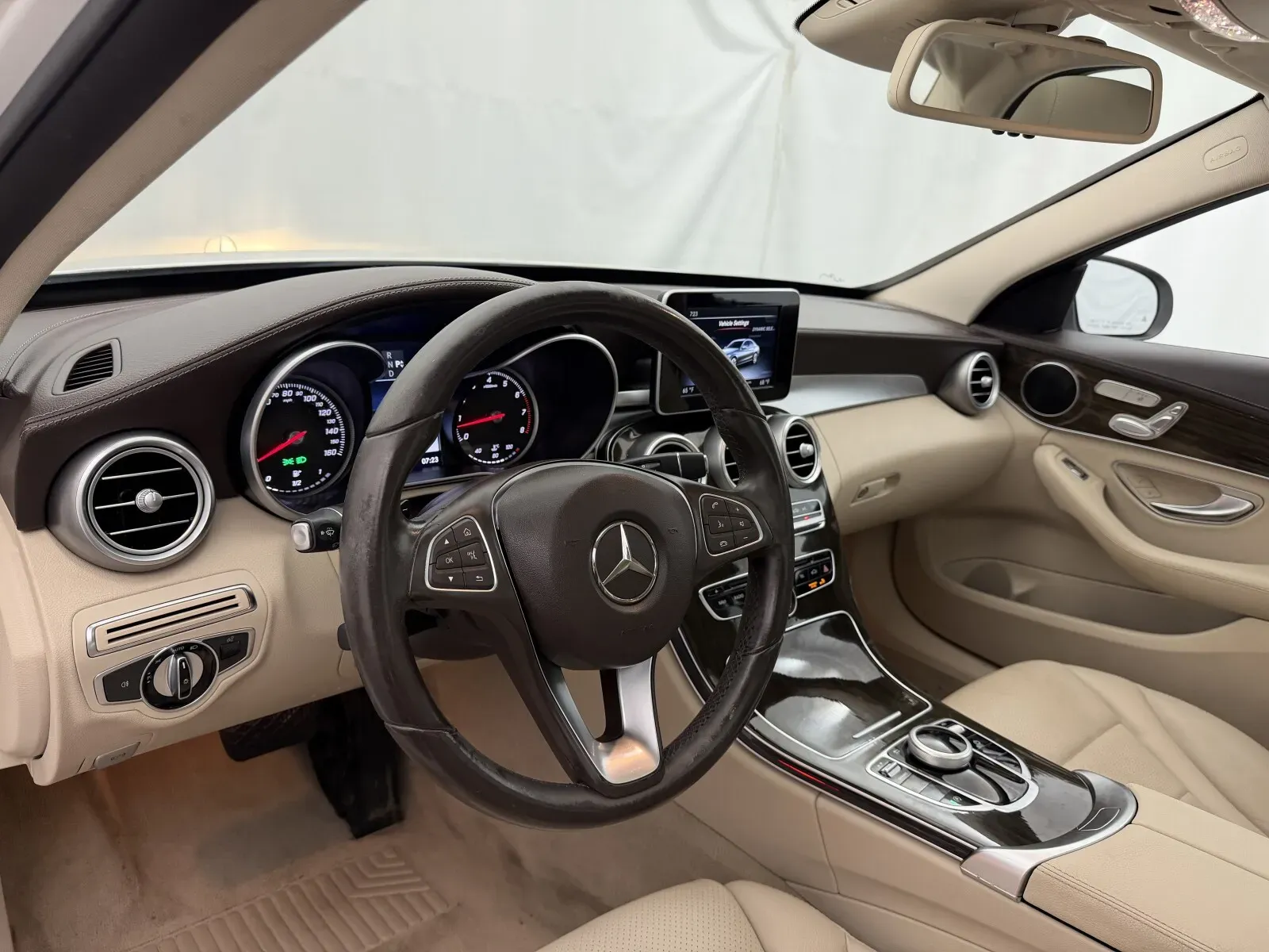 Mercedes-Benz C-Class photo 9