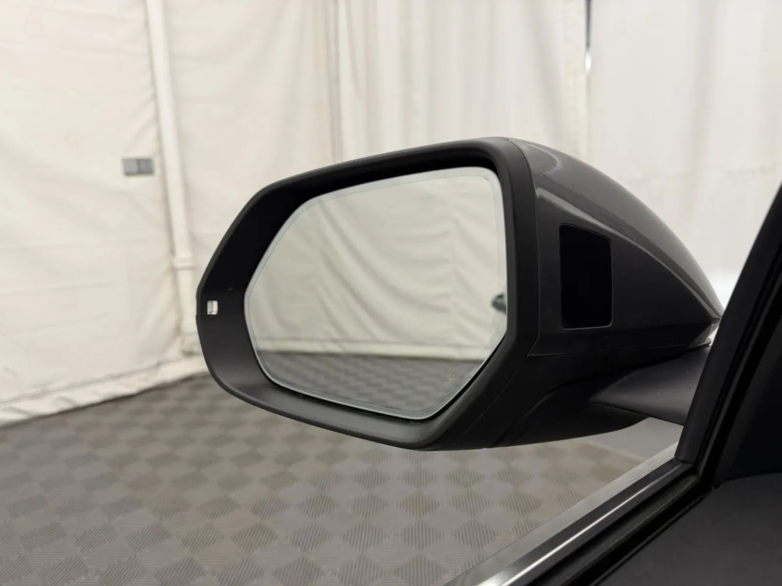 Audi Q8 photo 17