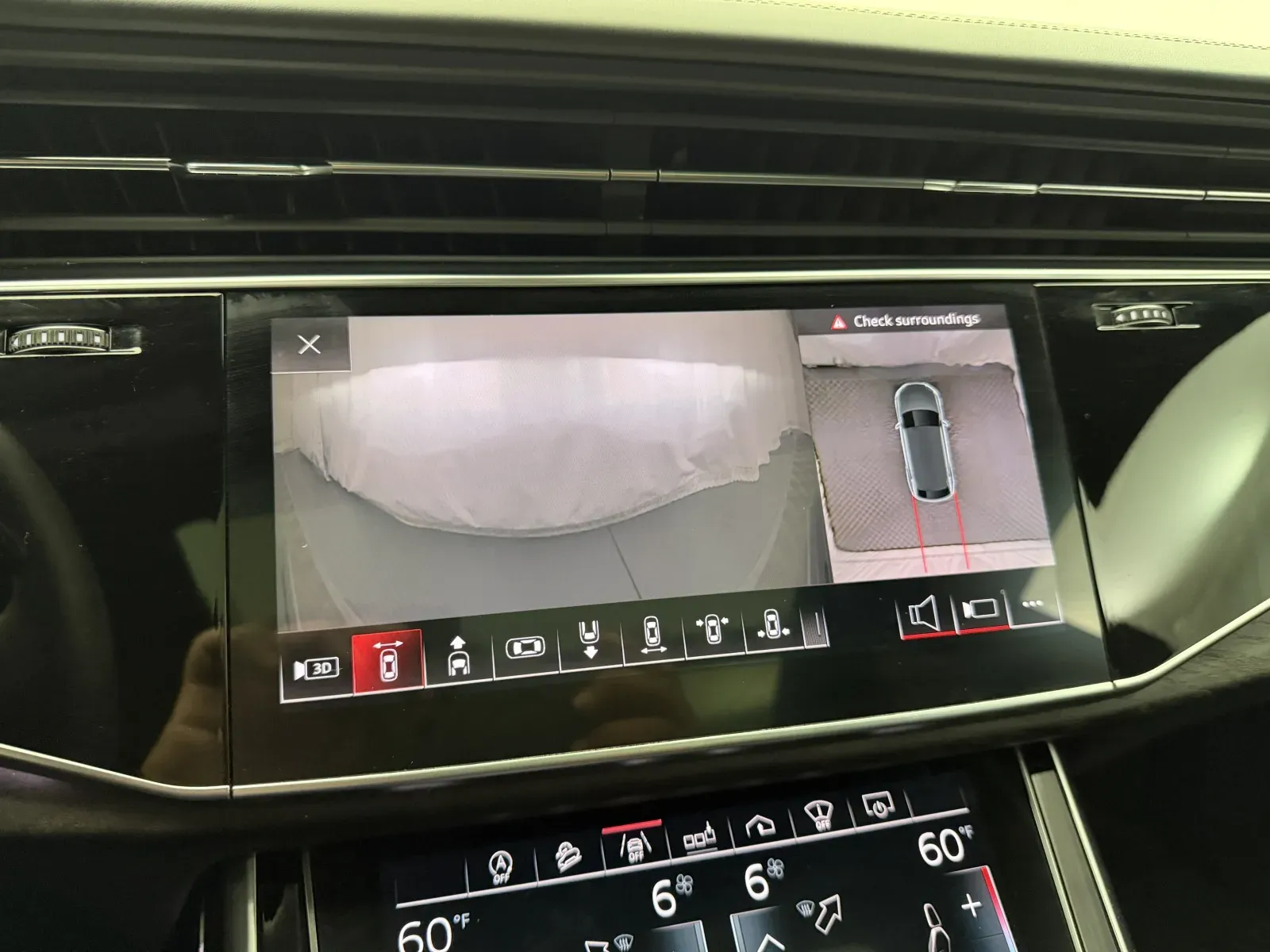 Audi Q8 photo 27