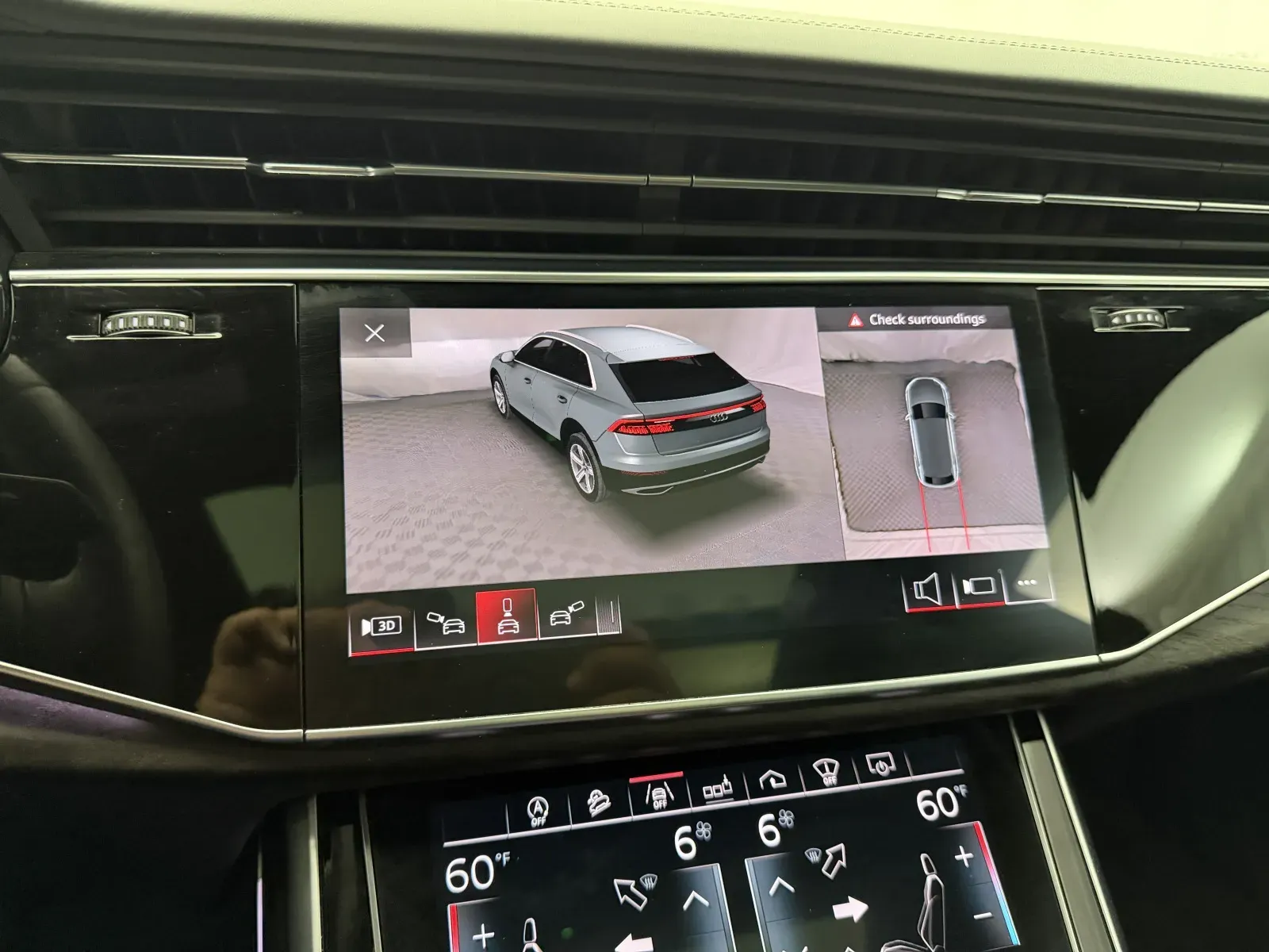 Audi Q8 photo 29