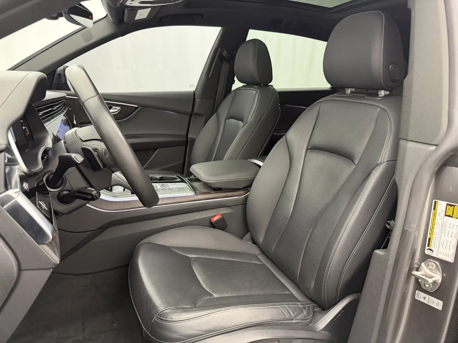 Audi Q8 photo 11