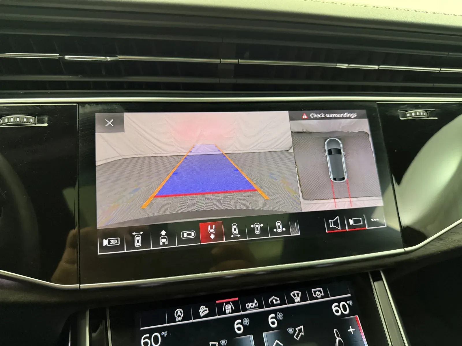 Audi Q8 photo 24