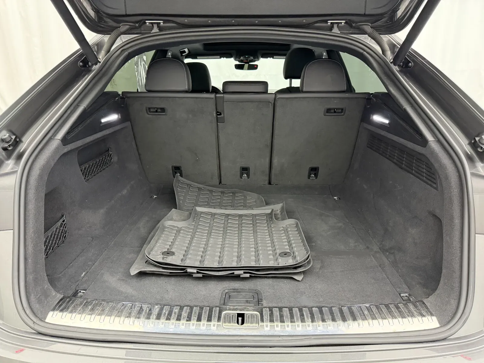 Audi Q8 photo 50