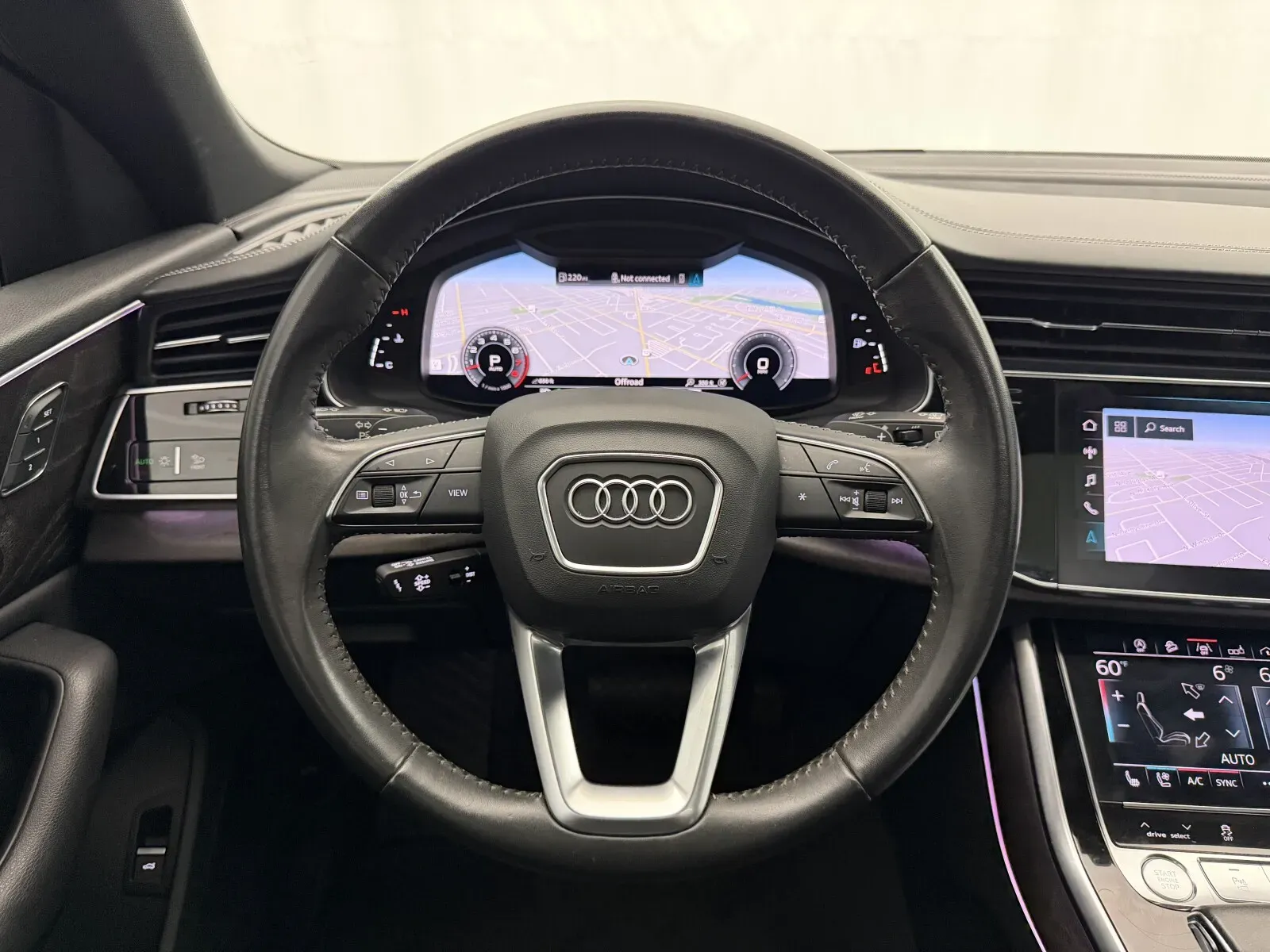 Audi Q8 photo 12
