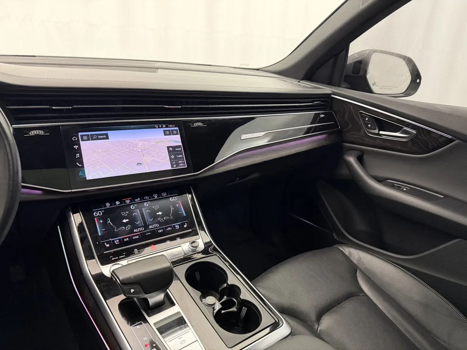 Audi Q8 photo 19