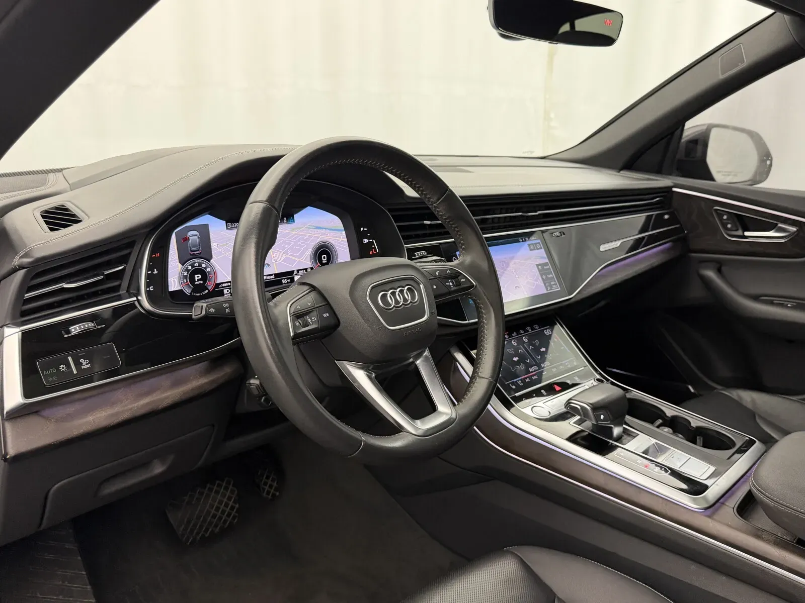 Audi Q8 photo 9
