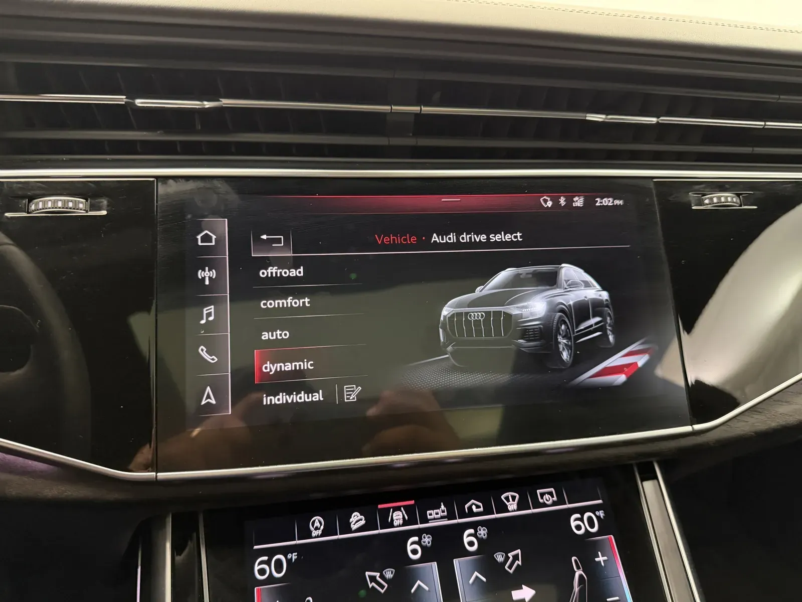 Audi Q8 photo 35