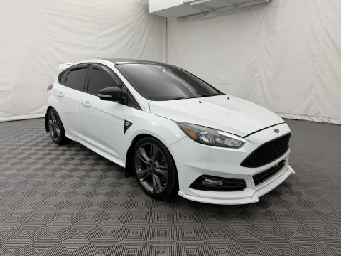 More photos of 2017 Ford Focus ST at Autos of Chicago, IL