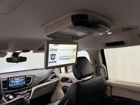 More photos of 2017 Chrysler Pacifica Touring-L at Autos of Chicago, IL